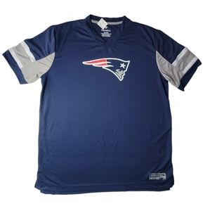 NFL Fanatics New England Patriots V-Neck T-Shirt NEW Men's